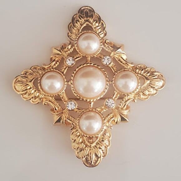 KJL for Avon Brooch Pendant Gold Tone with Faux Pearls Kenneth J Lane Vintage - Picture 5 of 6